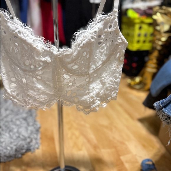 Anthropologie White Lace Bralette with Scalloped Trim Size M - Picture 3 of 15